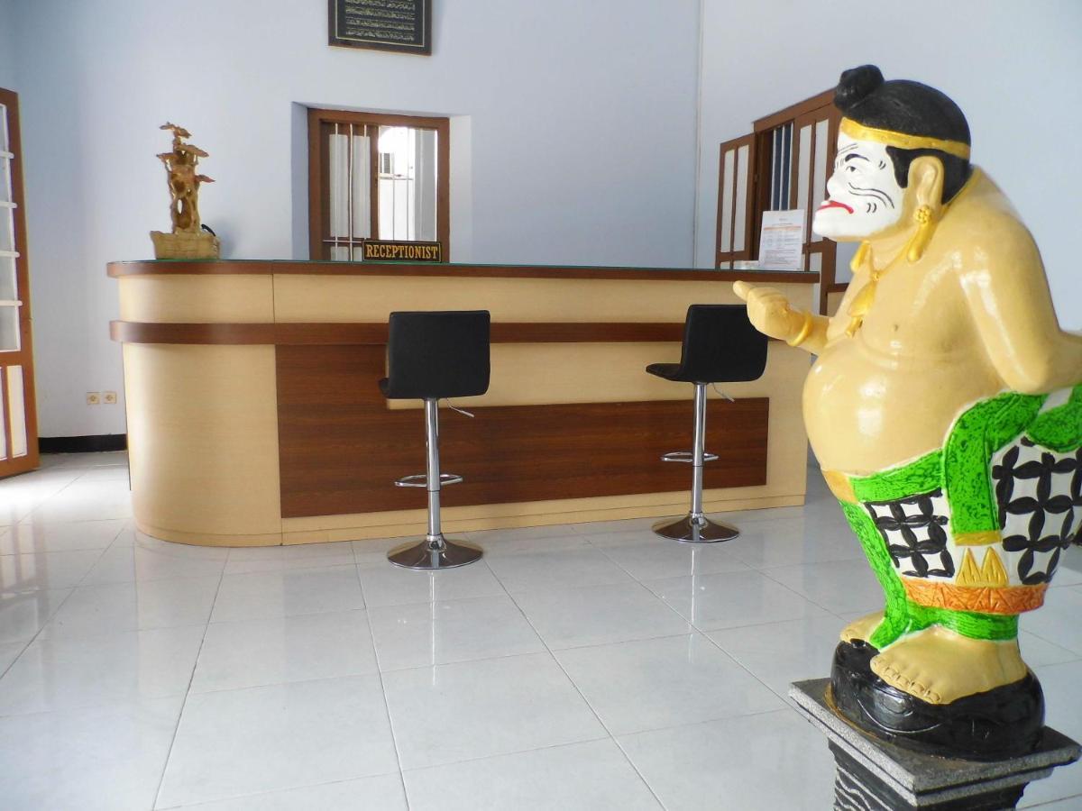Hotel Ilhami Blitar מראה חיצוני תמונה